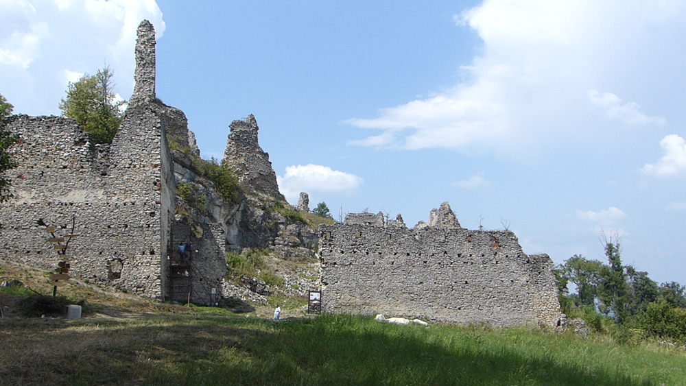 Zrúcaniny hradu Korlátka Autor: Vlado Miček