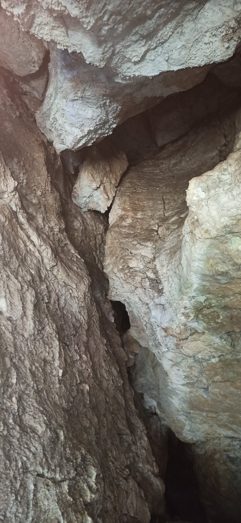 Jaskyňa Alesska Autor: Alexander Lačný
