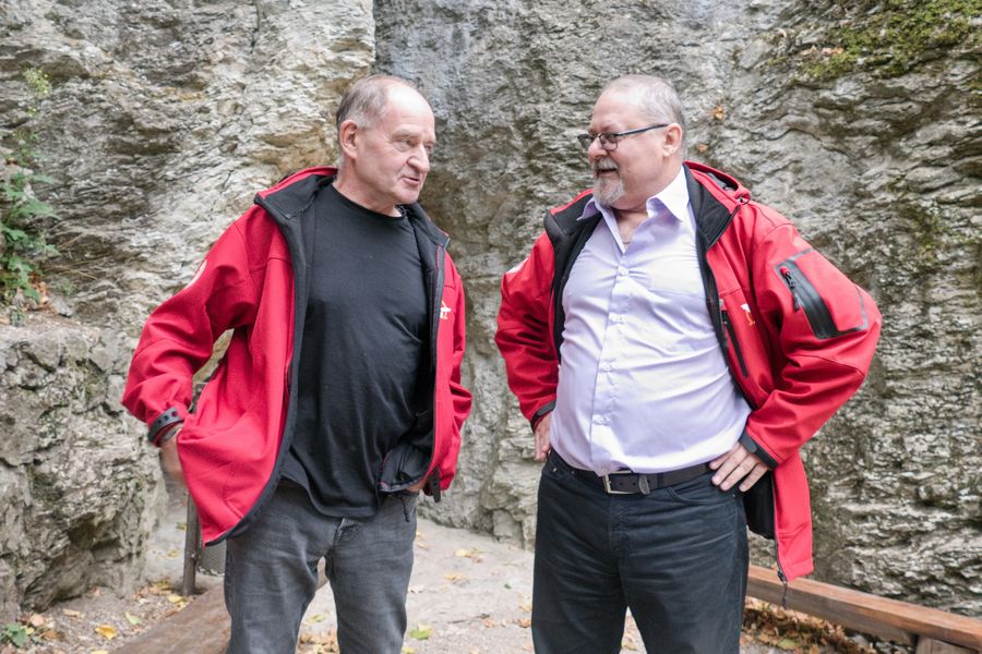 Zľava: Peter Zvonár (správca Jaskyne Driny) a  Ján Zuskin (riaditeľ Správy slovenských jaskýň)