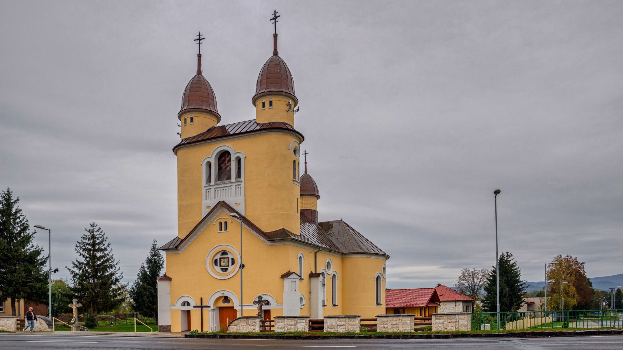 Kostol sv. Petra a Pavla, Zalužice Zdroj: Depositphoto