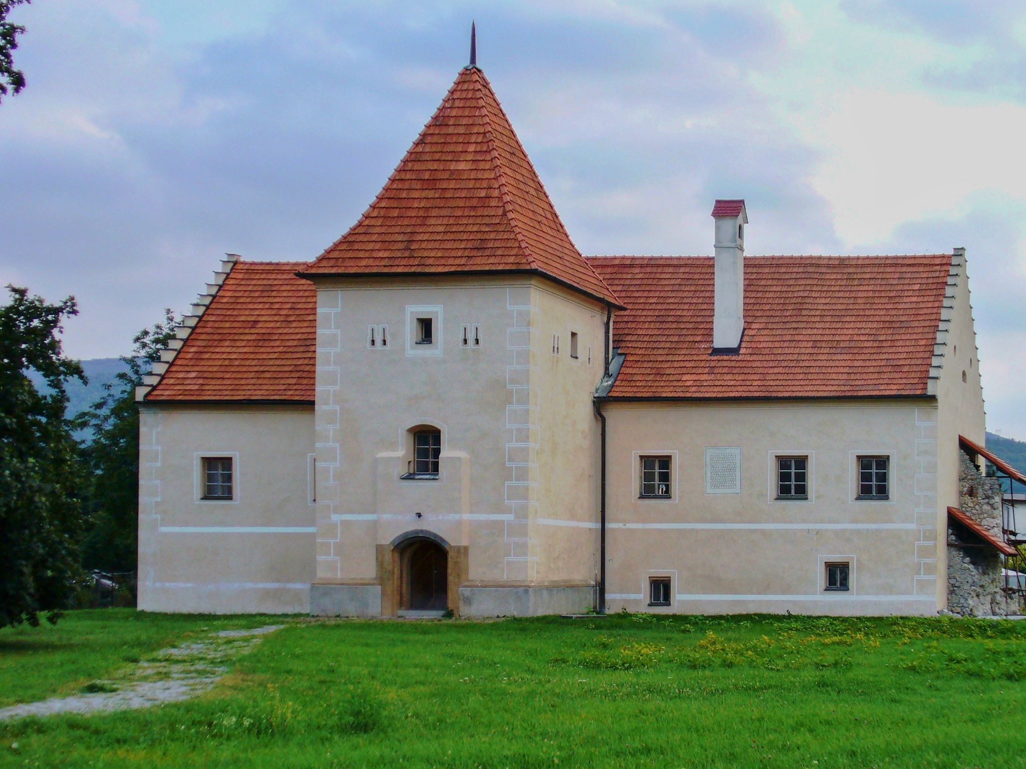 Vodný hrad v Šimonovanoch, Partizánske.